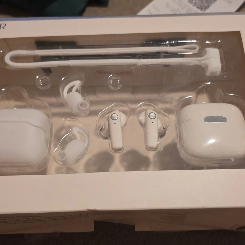 Air Vibes Pro Gift Kit - White